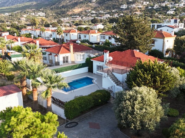 3 Odalı, Özel Havuzlu ve Geniş Arazili Bungalov - Fotoğraf 3