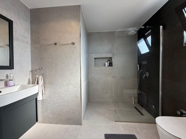Tatlısu’da Bakımlı Sitede 1+1 Şık Dubleks Daire - Fotoğraf 3