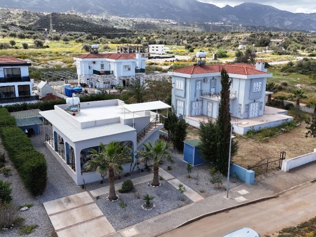 Deniz ve Dağ Manzaralı Şirin 2 Yatak Odalı, 2 Banyolu Villa - Fotoğraf 4