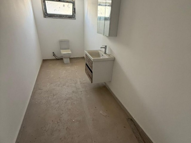 Lefkoşa Sanayide 2000 M2 Satılık İşyeri - Fotoğraf 2