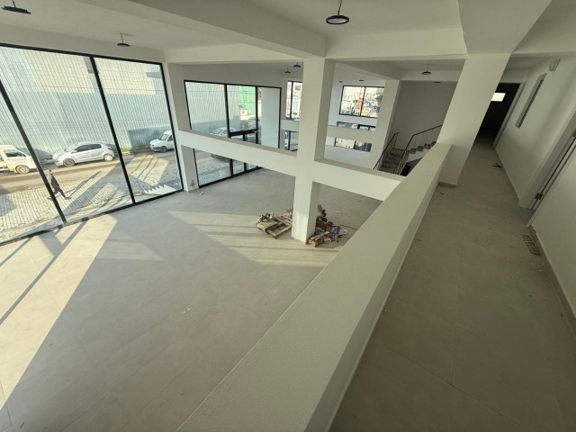 Lefkoşa Sanayide 2000 M2 Satılık İşyeri - Fotoğraf 4