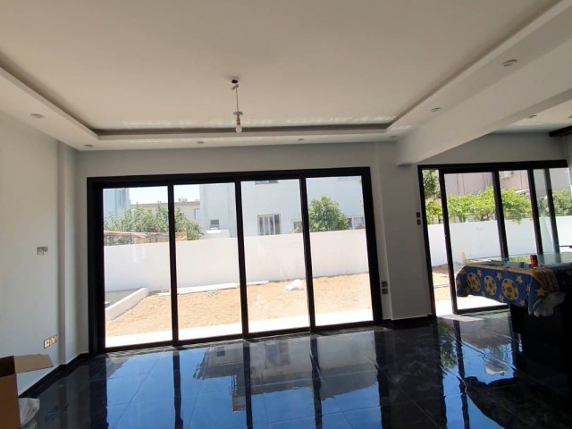 GÖNYELİ BOĞAZ YOLUNDA TAMAMIYLE RENOVE EDİLMİŞ TAM MÜSTAKİL BAHÇELİ 3+1 VİLLA