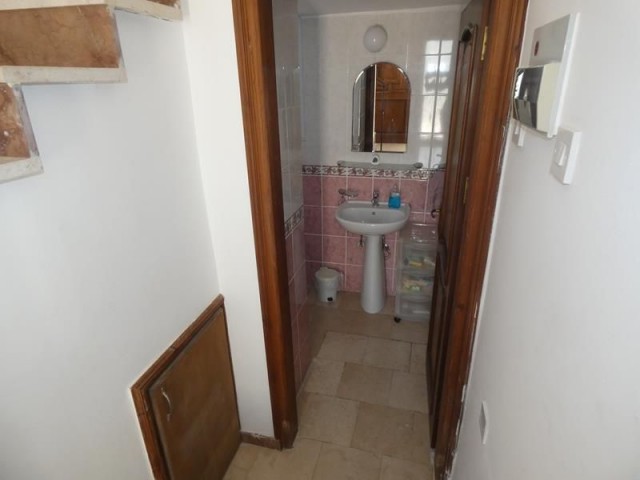 ALSANCAK’TA MUHTEŞEM 2 YATAK ODALI, 2 BANYOLU YARI MÜSTAKİL VİLLA  £230,000