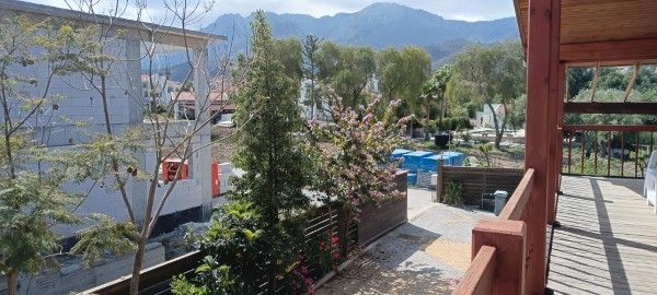 ALSANCAK'ta Eşsiz 4 Yatak Odalı 4 Banyolu Ahşap Çerçeveli Villa