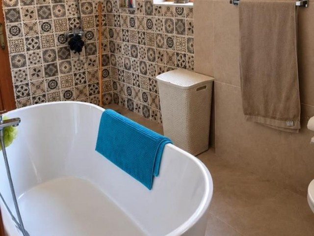 Satılık Villa-Karşıyaka, Girne