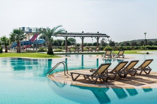BAFRA'DA DENİZ KENARINDAKİ BİR TATİL KÖYÜNDE AKILLI STÜDYO DAİRE 87.000 £ - OC0005