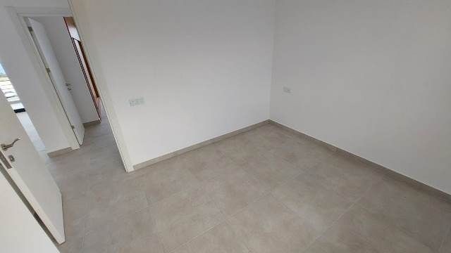 GIRNE BAHÇELİ'DE TESİSLERE SAHİP 2 YATAK ODALI ÇATI KATI VE DENİZ MANZARLI PENTHOUSE