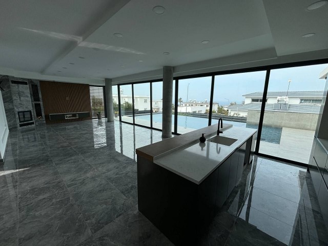 Çatalköy'de Panoramik Deniz Manzaralı Süper Ötesi Satılık 4+1 Villa - Fotoğraf 2