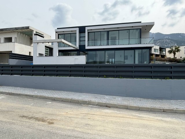 Çatalköy'de Panoramik Deniz Manzaralı Süper Ötesi Satılık 4+1 Villa - Fotoğraf 3