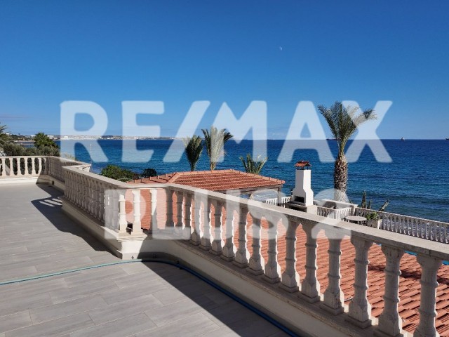 A Luxurious And Distinctive Beachfront Villa (zero Distance To The Sea) İn The Prestigious Boğaz Area, Offering An Exeptional Life Style Experience. - Fotoğraf 3