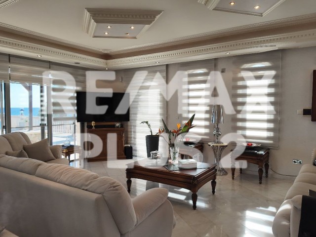 A Luxurious And Distinctive Beachfront Villa (zero Distance To The Sea) İn The Prestigious Boğaz Area, Offering An Exeptional Life Style Experience. - Fotoğraf 4