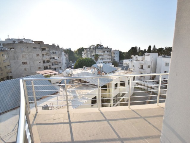 Girne Merkez'de Öğretmen Evine Yakın Otellere Yürüme Mesafesinde Satılık 3+1 Daire (Tek Yetkili) - Fotoğraf 4