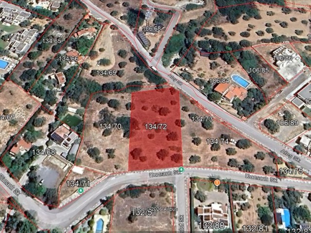 Girne Zeytinlik'te Satılık Türk Koçanlı Yüzde 35 İmarlı 2212 m2 Arsa - Fotoğraf 1