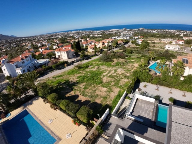Girne Bellapais'te 2 Villa Yapımına Uygun Full Deniz Manzaralı 1535 m2 Satılık Arsa - Fotoğraf 2