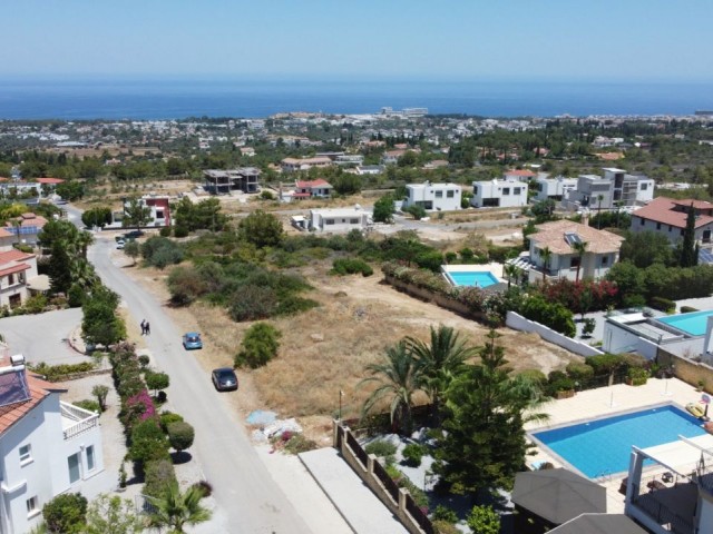 Girne Bellapais'te 2 Villa Yapımına Uygun Full Deniz Manzaralı 1535 m2 Satılık Arsa - Fotoğraf 4