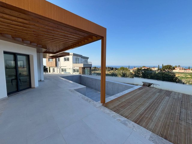 Girne Alsancak'ta Panoramik Deniz Manzaralı Kalan Son 3+1 Villa - Fotoğraf 1