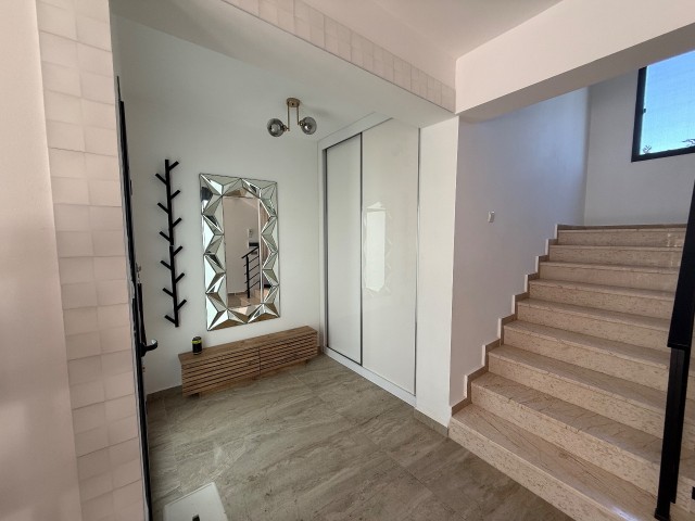 Edremit'te 3+1 Dubleks Full Eşyalı Lüks Villa - Fotoğraf 3