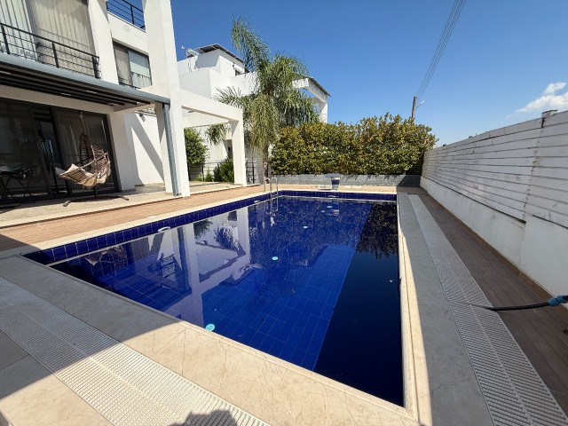 Edremit'te 3+1 Dubleks Full Eşyalı Lüks Villa - Fotoğraf 4