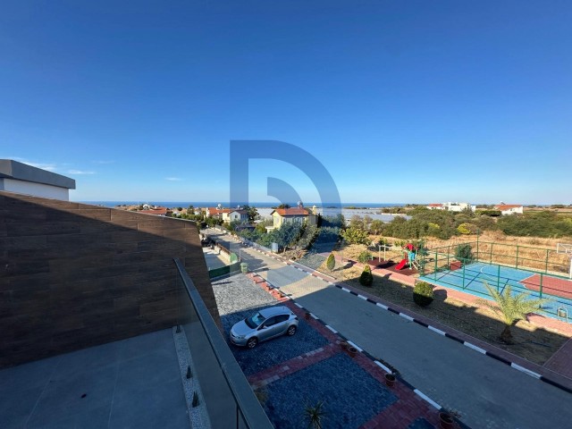 Girne Alsancak Camelot Plajı Yolunda | Deniz & Dağ Manzaralı 2+1 Loft | Geniş Teraslı Lüks Yaşam! - Fotoğraf 1