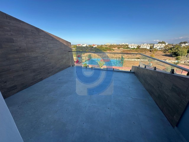 Girne Alsancak Camelot Plajı Yolunda | Deniz & Dağ Manzaralı 2+1 Loft | Geniş Teraslı Lüks Yaşam! - Fotoğraf 2