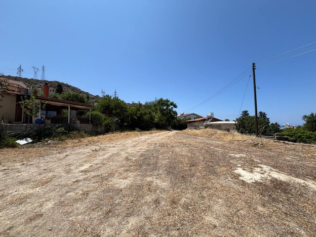 Girne Alsancak Malatya Bölgesinde Panoramik Deniz Manzaralı Satılık 1 Dönüm Arsa
