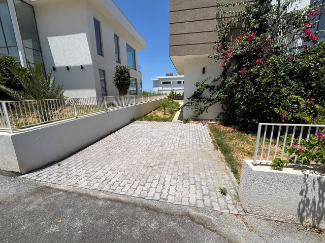 Girne Çatalköy'de Emsallerine Kıyasla Fırsat Fiyatta Satılık 4+1 Villalar - Fotoğraf 1