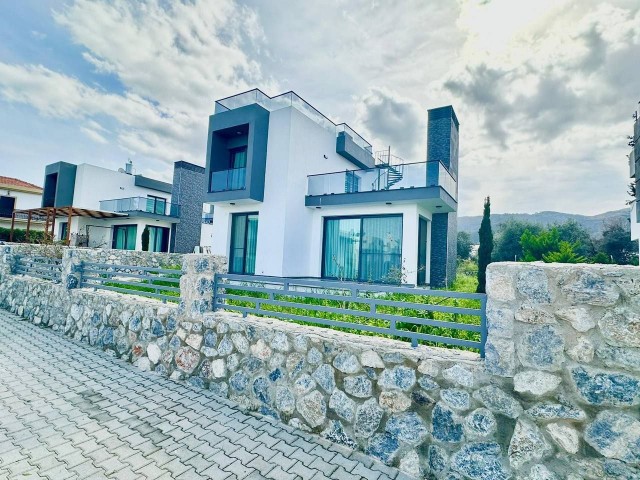 Alsancak Harika Villa 600m2 Arsa İçinde - Fotoğraf 4