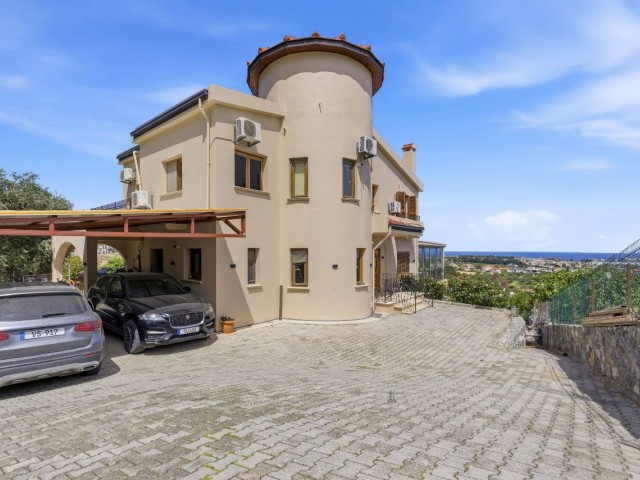 2.5 Dönüm Arazi Üzerinde Havuzlu, Özel, Sürdürülebilir Yaşam Sunan ve Muhteşem Deniz & Dağ Manzaralı 4 Yatak Odalı Villa - Fotoğraf 4