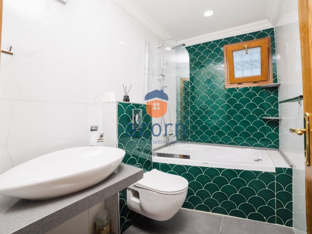 Çatalköy'de Özel Havuzlu Çarpıcı Villa Yeni Sahiplerini Bekliyor - Geniş Çatı Terası ve Türk Tapusu İle - Fotoğraf 1