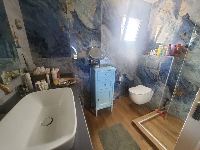 Yüksek Özellikli Yenileme İle Güzel ve Eşsiz 2 Yatak Odalı Dubleks Daire - Crystal Bay Manzaralı Kompleks - Devir İçin Hazır Bireysel Tapular - Fotoğraf 1