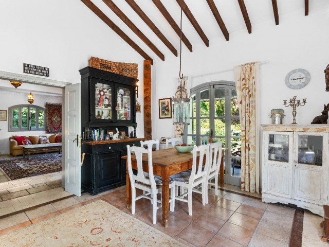 Sadece Acorn Estate Agents Aracılığıyla Satışta – Muhteşem Bahçelere Sahip Büyüleyici 2 Yatak Odalı Villa + 1 Yatak Odalı Taş Misafir Evi - Fotoğraf 2