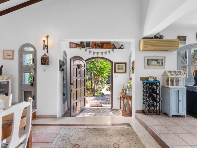 Sadece Acorn Estate Agents Aracılığıyla Satışta – Muhteşem Bahçelere Sahip Büyüleyici 2 Yatak Odalı Villa + 1 Yatak Odalı Taş Misafir Evi - Fotoğraf 4