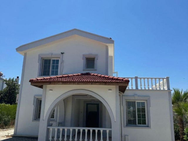 Esentepe Köyü'nde Deniz Manzaralı ve Geniş Arsaya Sahip Geleneksel 3 Yatak Odalı Villa - Fotoğraf 3