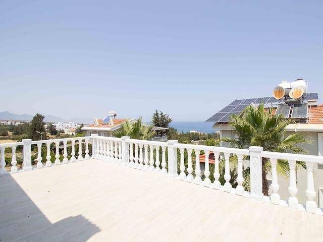 Esentepe Köyü'nde Deniz Manzaralı ve Geniş Arsaya Sahip Geleneksel 3 Yatak Odalı Villa - Fotoğraf 4