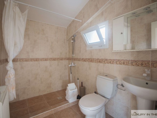 Ön Cephe Deniz Manzaralı Geleneksel 3 Yatak Odalı Villa, Özel Yüzme Havuzlu, Tam Mobilyalı, Tapuları Sahip Adına Kayıtlı ve KDV Ödenmiş - Fotoğraf 4