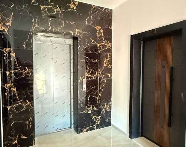 Lefkoşa Marmara'da Teslime Hazır 2+1 En-suite Daire - Fotoğraf 1