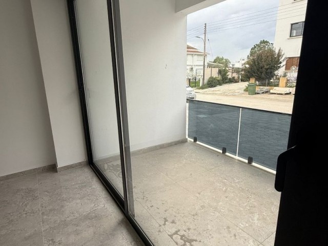 Lefkoşa Hamitköyde Merkezi konumda Satılık Türk Koçanlı 2+1 Daireler