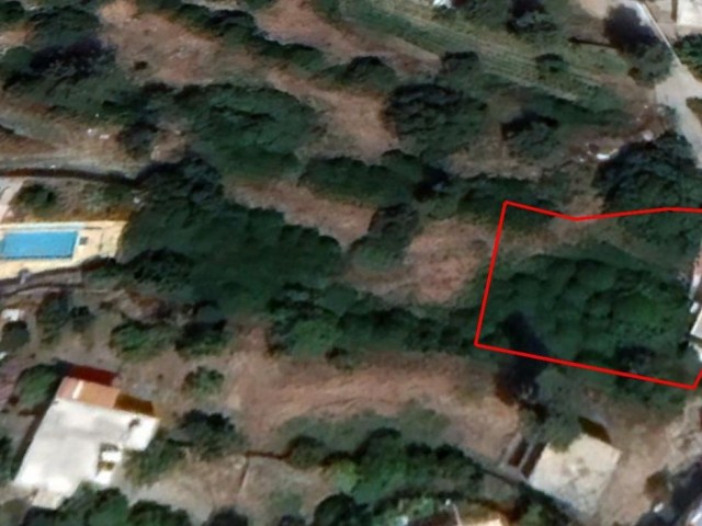 Girne Karşıyakada Villa Yapımına Uygun Satılık  Arsa