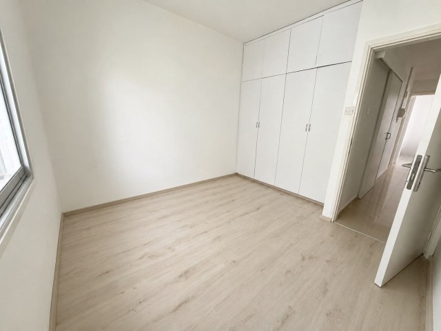 Girne Zeytinlikte Deniz Manzaralı Satılık 3+1 Daire