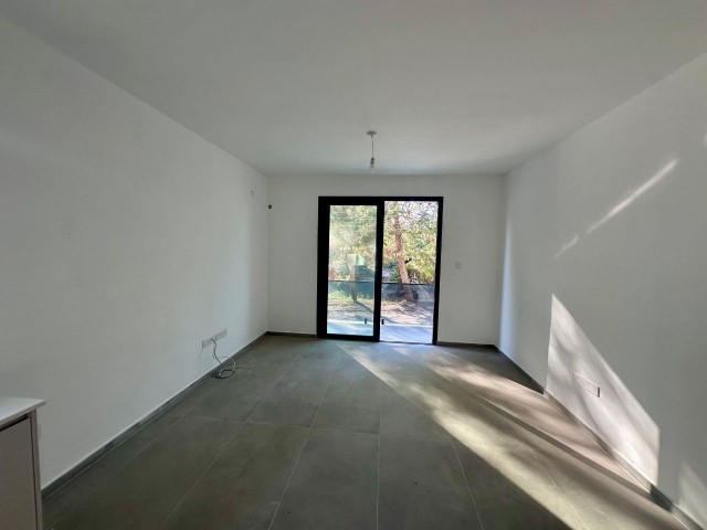 LEFKOŞA ORTAKÖY'DE TÜRK MALI 1.KAT KARŞISI YEŞİL ALAN TESLİME HAZIR APARTMAN DAİRESİ
