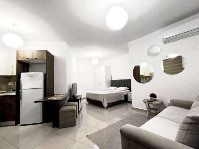 Alsancakta havuzlu sitede satılık full döşenmiş stüdyo - Fotoğraf 3