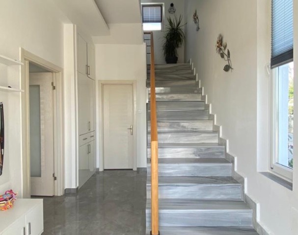 Lapta yürüyüş yoluna yakın sıfır satılık 2+1villa - Fotoğraf 3