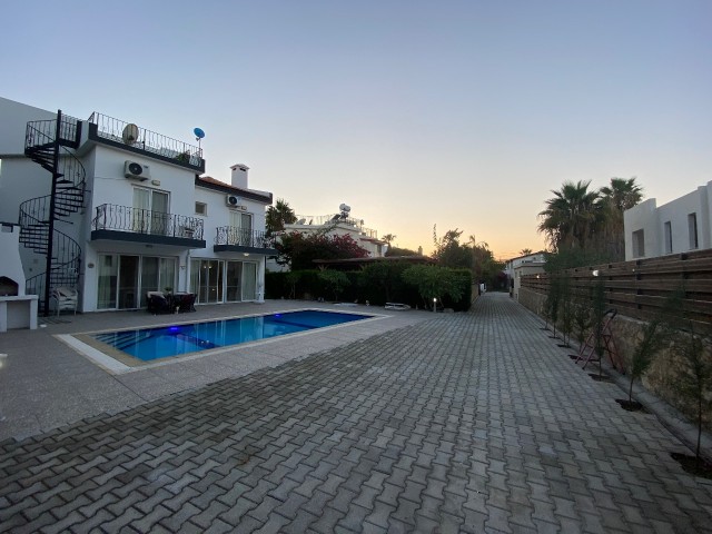 Alsancak Meritlere yakın satılık 4+1 villa - Fotoğraf 2