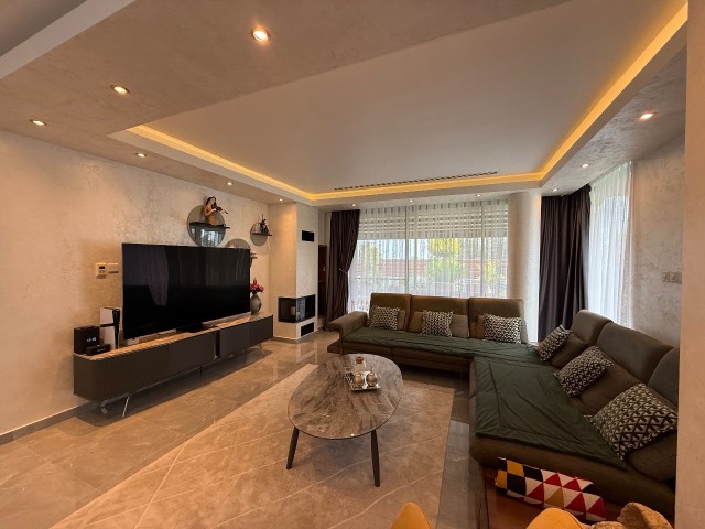 Ozanköyde Murat efendi villa sitesinde satılık full döşenmiş satılık 3+1 villa - Fotoğraf 2