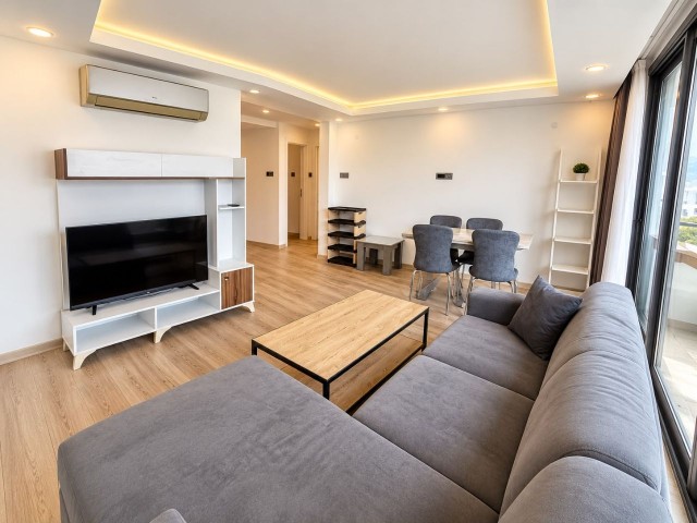 Girne Merkezde Prestijli Site İçerisinde 2+1 Satılık Daire