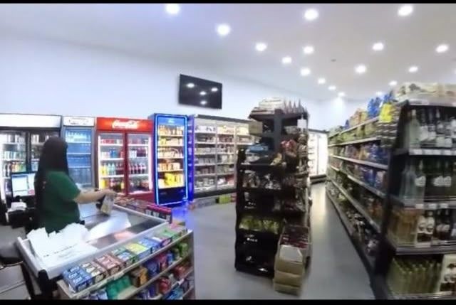 Girne Lapta da  komple satılık market.