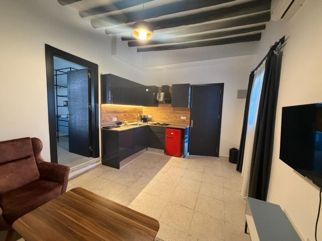 Girne Lapta da satılk butik otel.