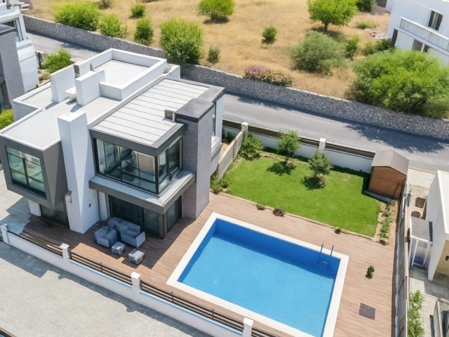 ALSANCAK’TA EŞSİZ MANZARALI PRESTİJLİ 4+1 VİLLA