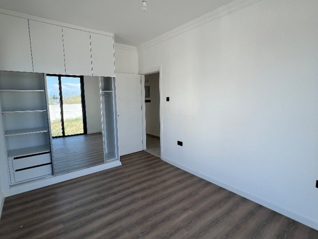 Alsancak’ta Denize 300 M, Ortak Havuzlu Sitede Satılık 2+1 & 3+1 Daireler