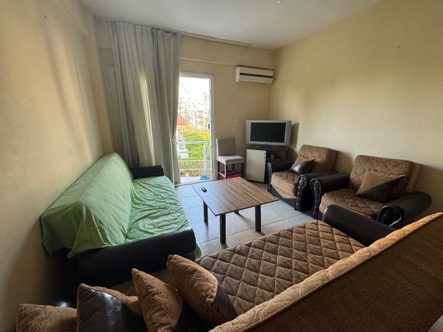 FIRSAT!!! Girne Merkezde Eşyalı Satılık 2+1 Daire(Kiracısı içinde) - Fotoğraf 1